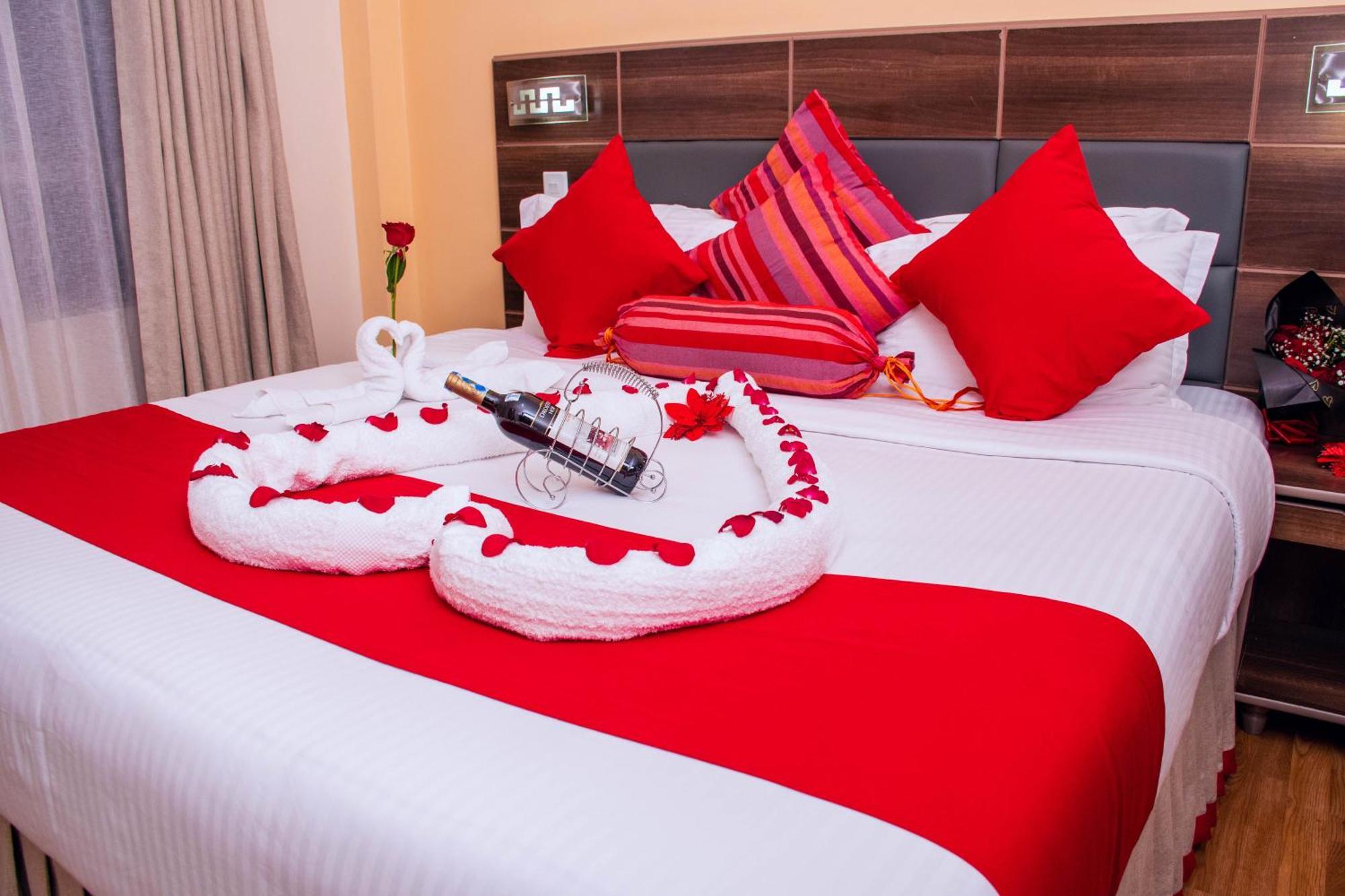 Buraha Zenoni Hotel And Resort นาคูรู ภายนอก รูปภาพ