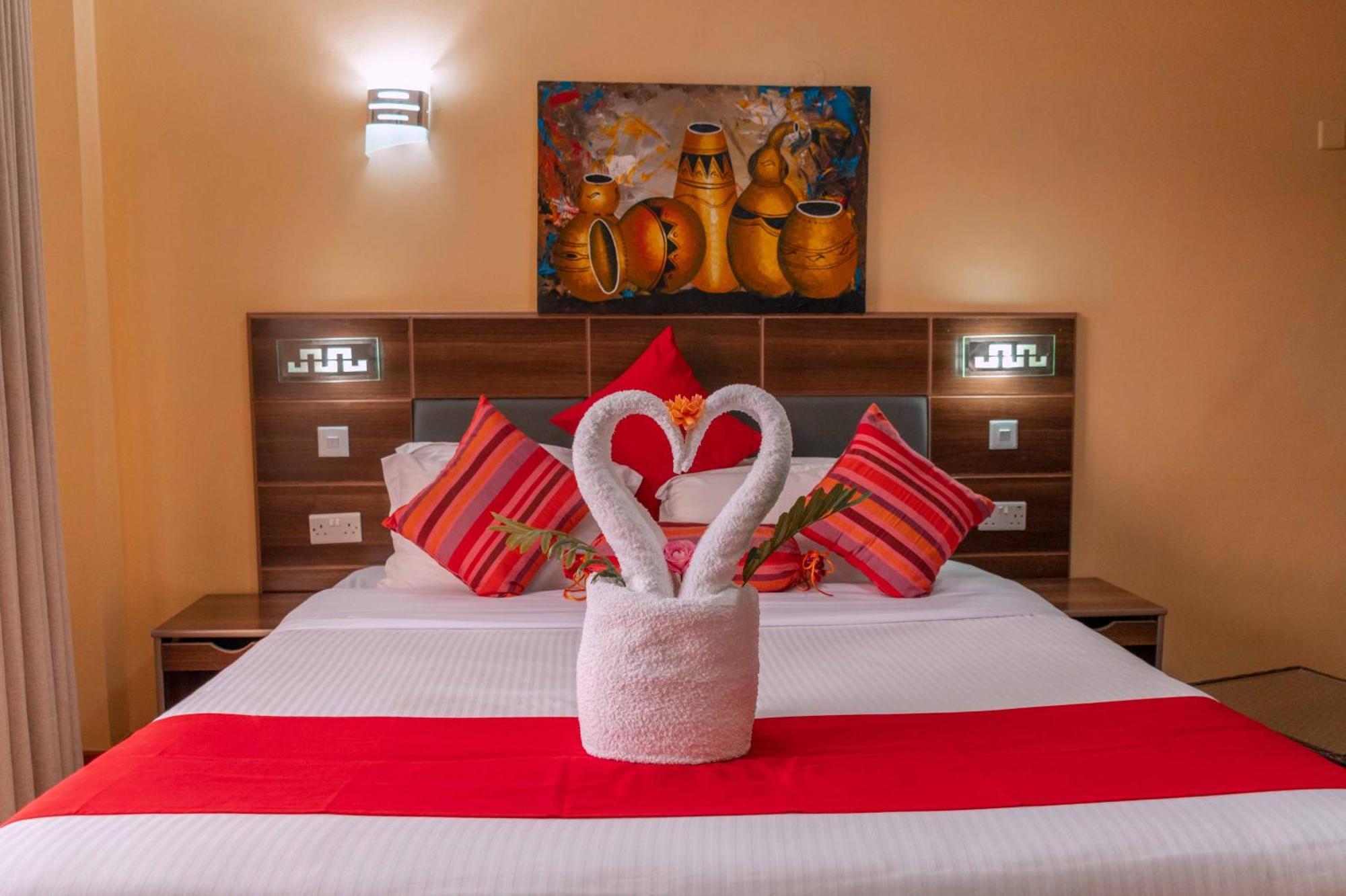 Buraha Zenoni Hotel And Resort นาคูรู ภายนอก รูปภาพ