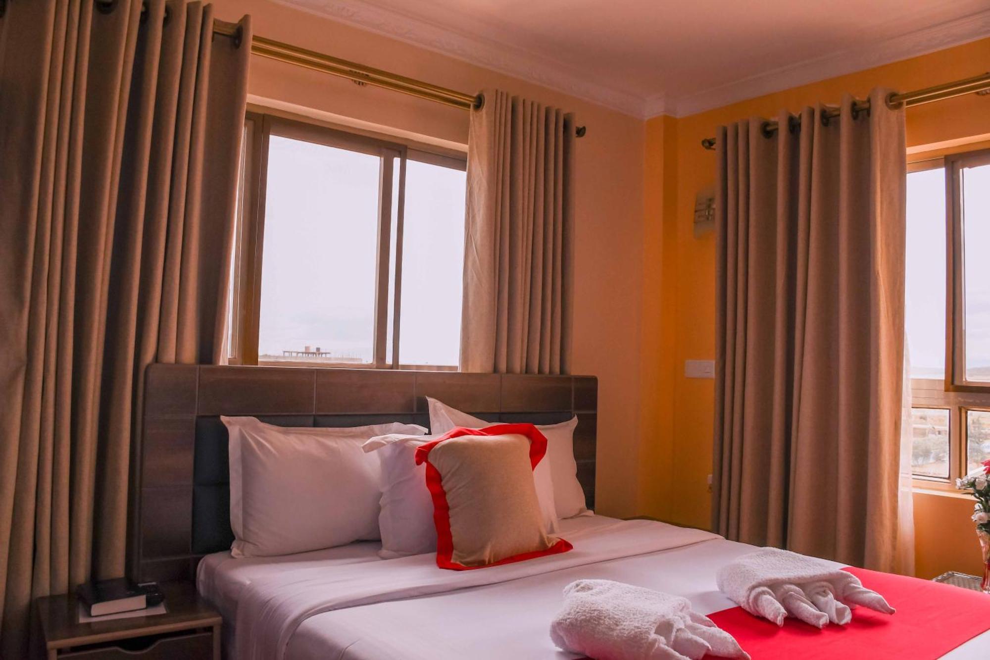 Buraha Zenoni Hotel And Resort นาคูรู ภายนอก รูปภาพ