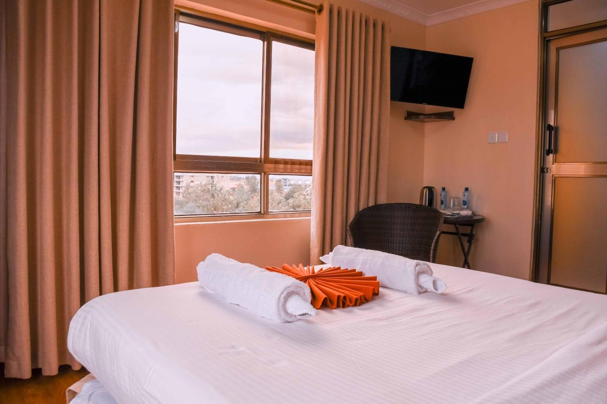 Buraha Zenoni Hotel And Resort นาคูรู ภายนอก รูปภาพ