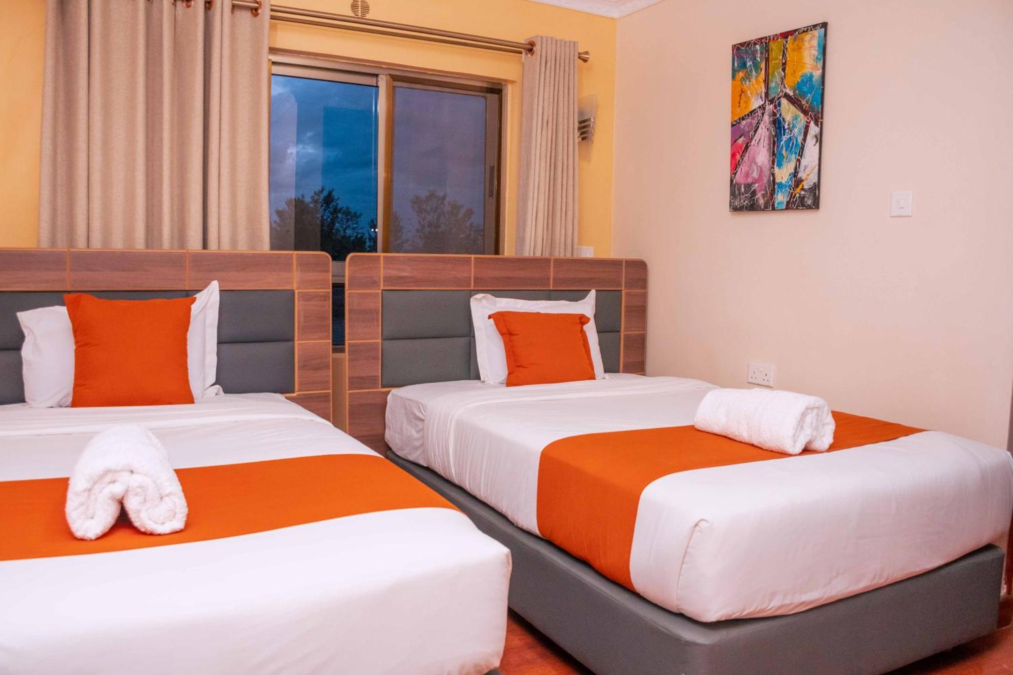 Buraha Zenoni Hotel And Resort นาคูรู ภายนอก รูปภาพ