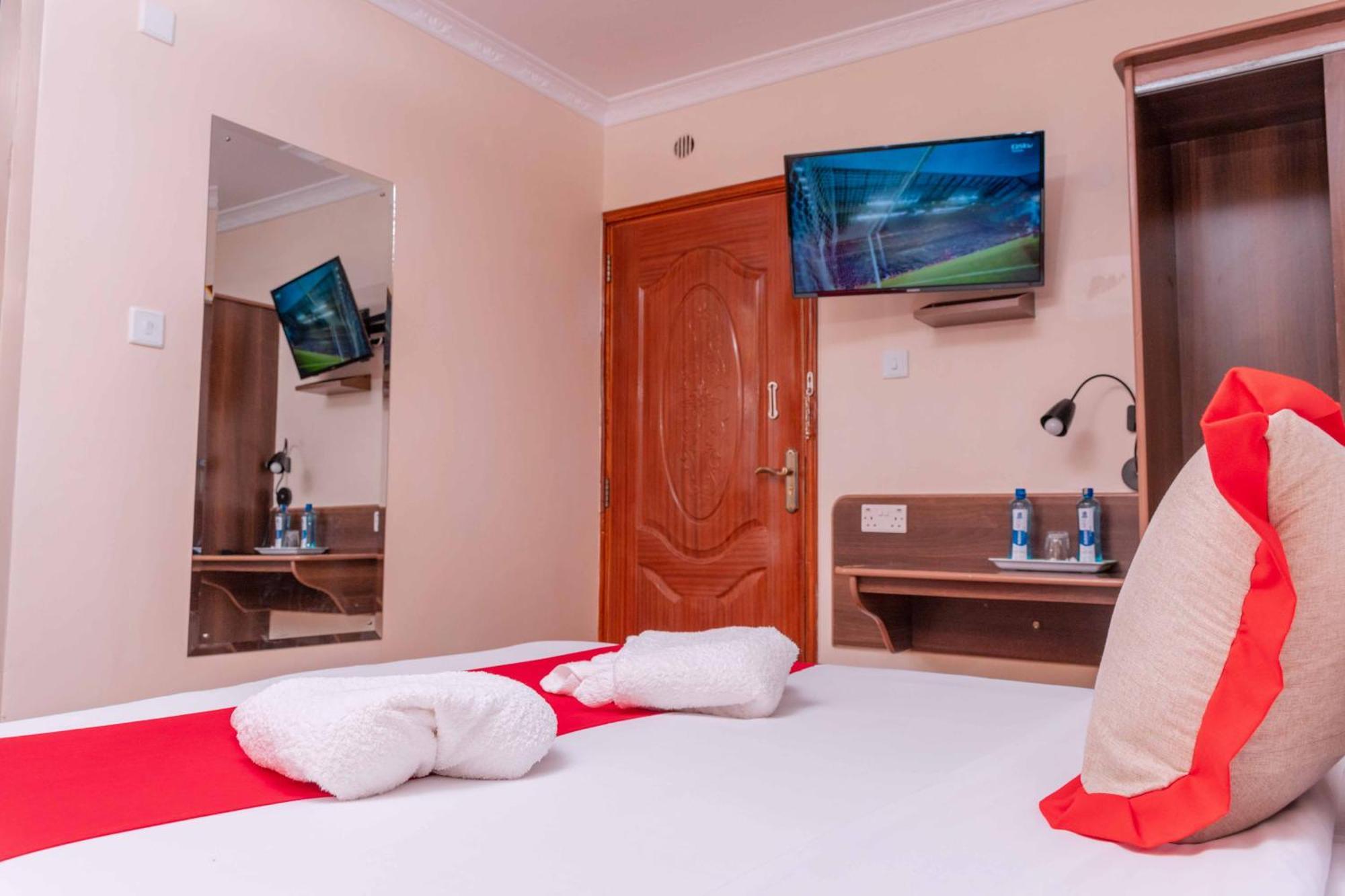 Buraha Zenoni Hotel And Resort นาคูรู ภายนอก รูปภาพ
