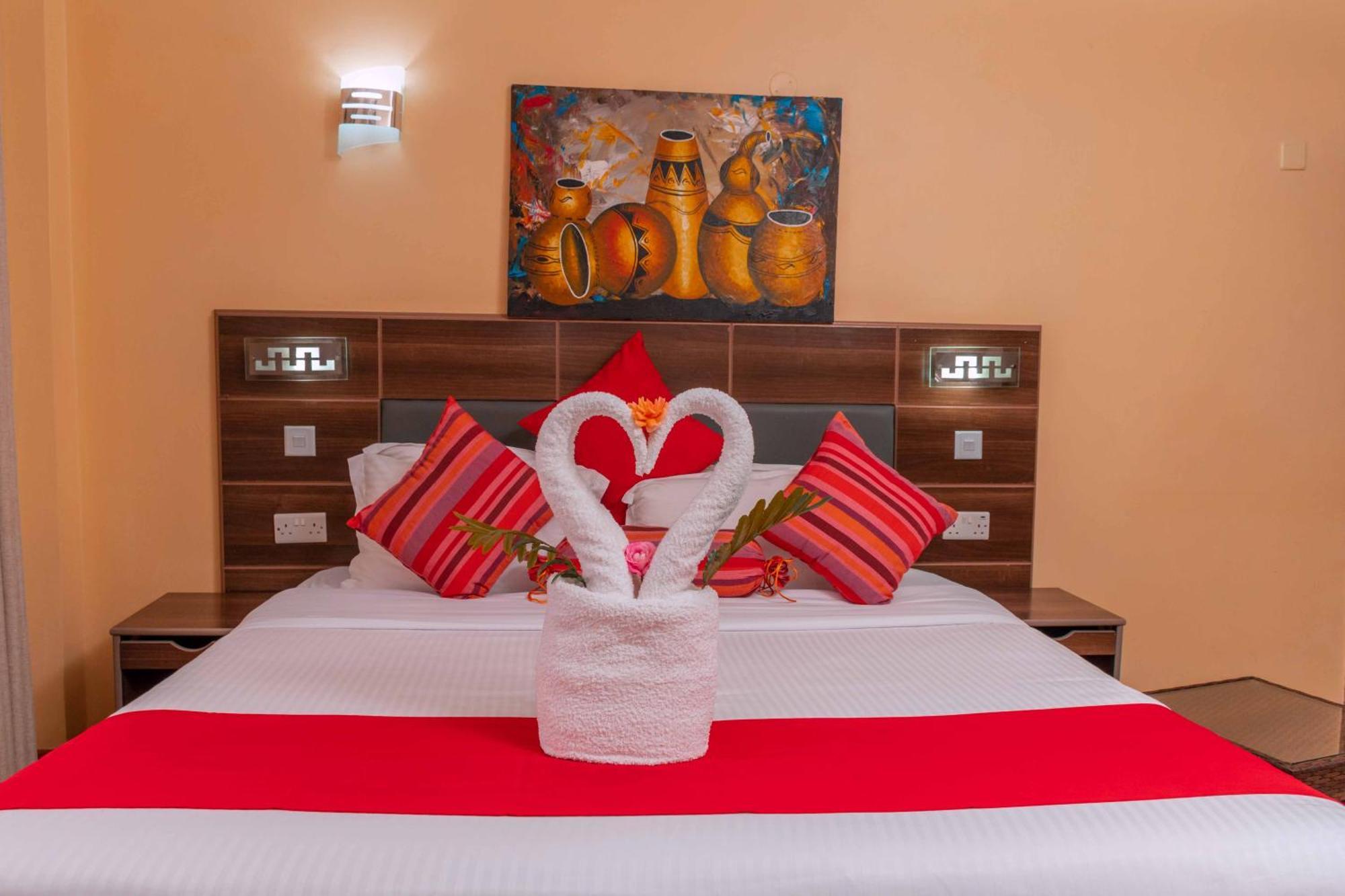 Buraha Zenoni Hotel And Resort นาคูรู ภายนอก รูปภาพ