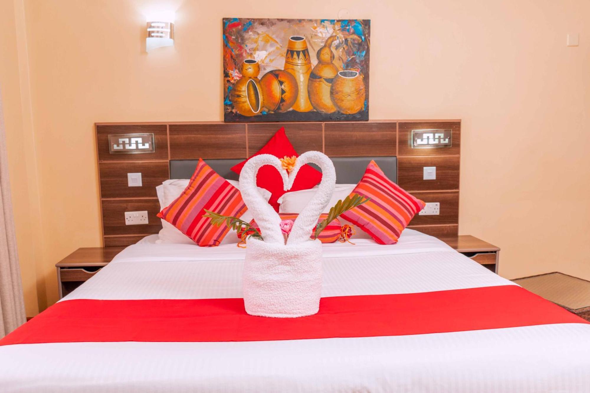 Buraha Zenoni Hotel And Resort นาคูรู ภายนอก รูปภาพ